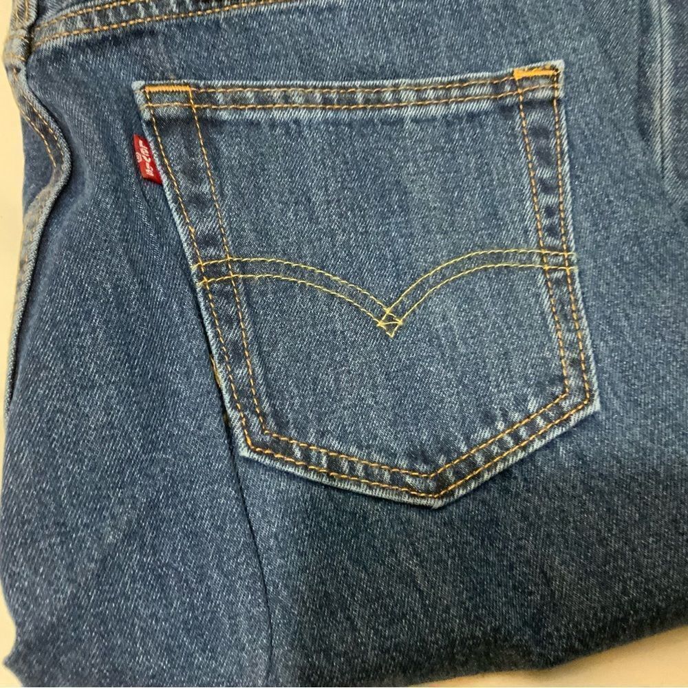 - Levis 550 Jeans Mens 34x32 Blue Relaxed Fit Medium Wash Tapered leg NEW - Picture 4 of 6